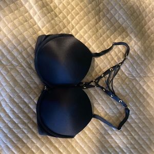 NWOT Victoria’s Secret 32DD
